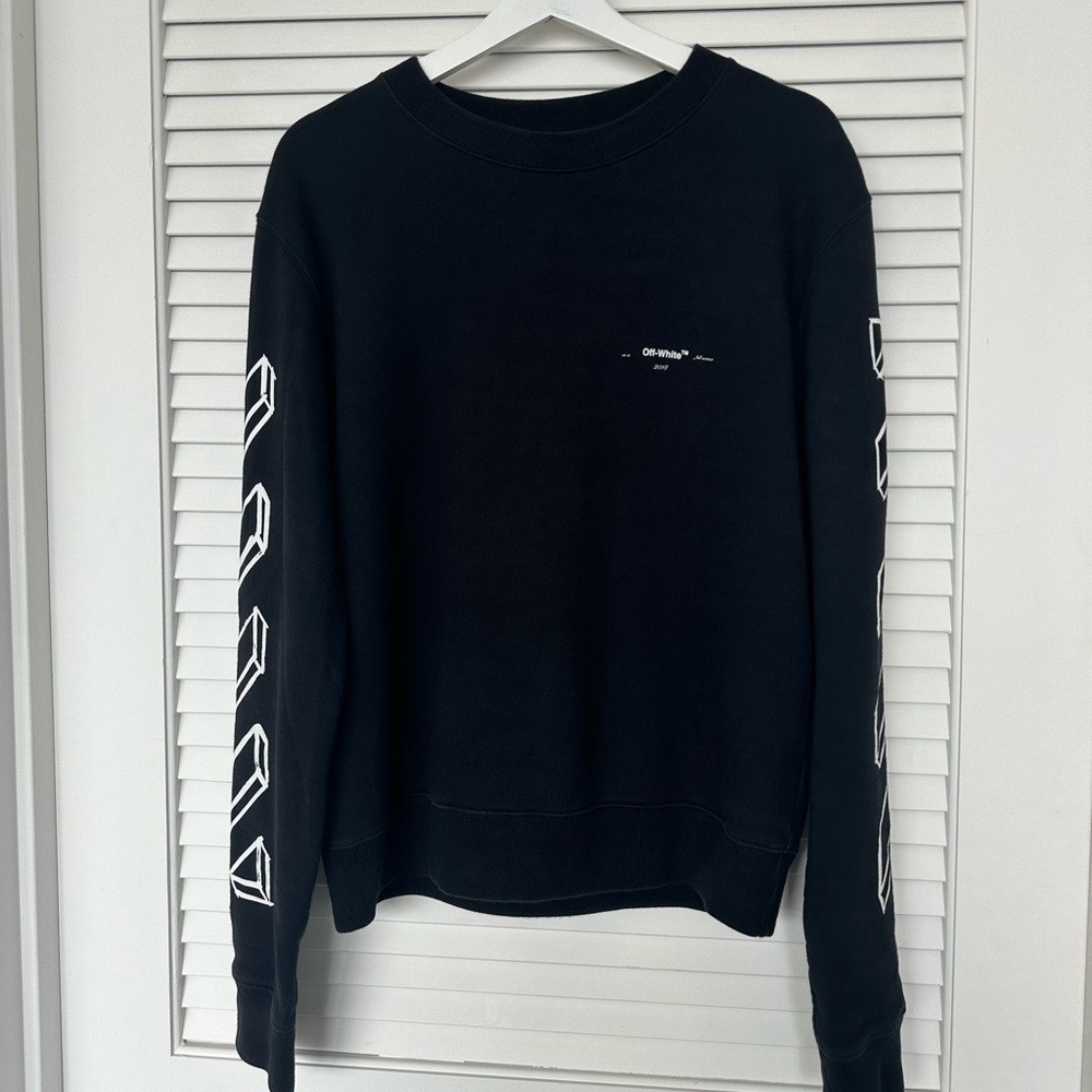 Off-White Crewneck in excellent condition ✨